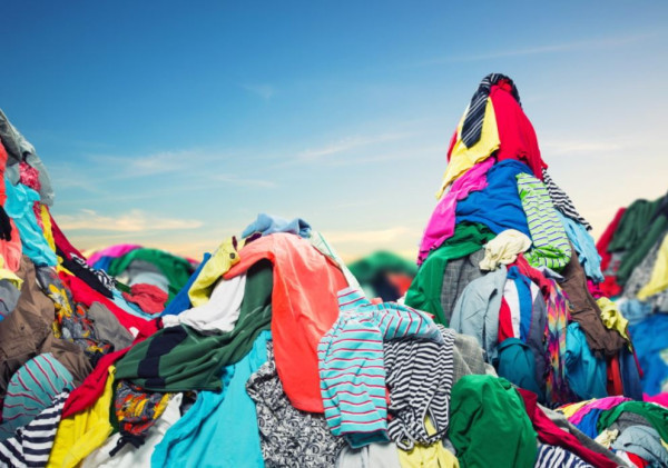Sustainable Fashion Consumption - Will 5 New Fashion Pieces a Year Satisfy Your Needs?  - ESG News